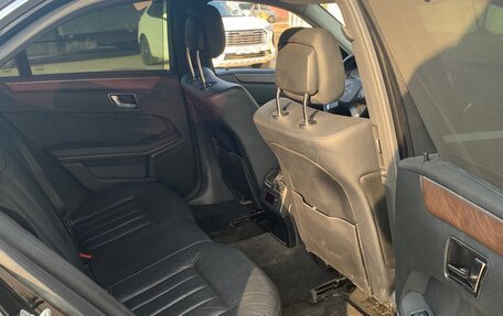Mercedes-Benz E-Класс, 2011 год, 1 270 000 рублей, 11 фотография