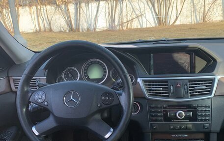 Mercedes-Benz E-Класс, 2011 год, 1 270 000 рублей, 15 фотография