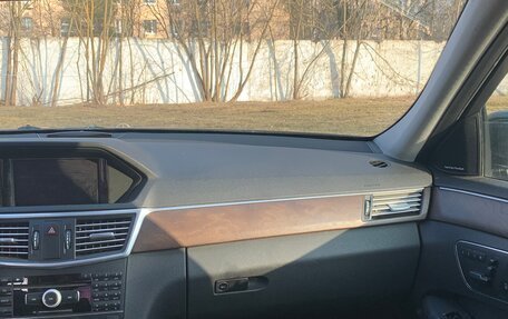 Mercedes-Benz E-Класс, 2011 год, 1 270 000 рублей, 16 фотография