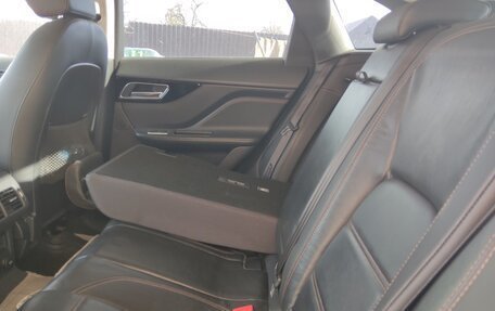 Jaguar F-Pace, 2016 год, 2 350 000 рублей, 2 фотография
