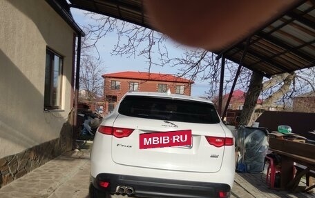 Jaguar F-Pace, 2016 год, 2 350 000 рублей, 3 фотография
