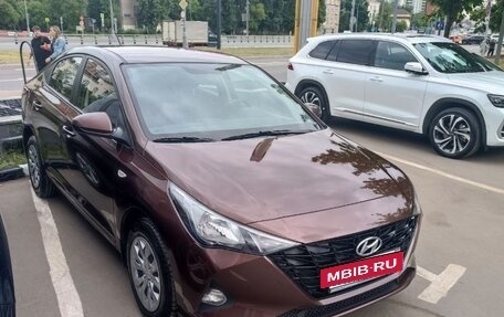 Hyundai Solaris II рестайлинг, 2021 год, 1 735 000 рублей, 8 фотография