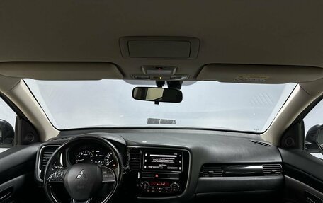 Mitsubishi Outlander III рестайлинг 3, 2019 год, 2 143 000 рублей, 10 фотография
