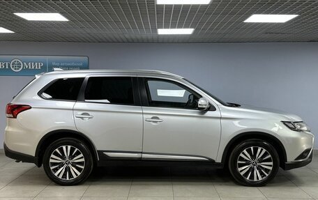 Mitsubishi Outlander III рестайлинг 3, 2019 год, 2 143 000 рублей, 4 фотография