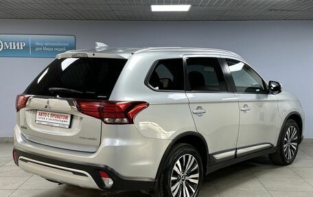 Mitsubishi Outlander III рестайлинг 3, 2019 год, 2 143 000 рублей, 5 фотография