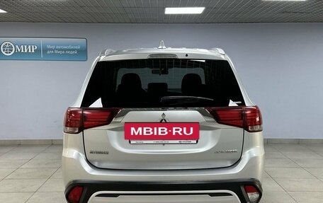 Mitsubishi Outlander III рестайлинг 3, 2019 год, 2 143 000 рублей, 6 фотография
