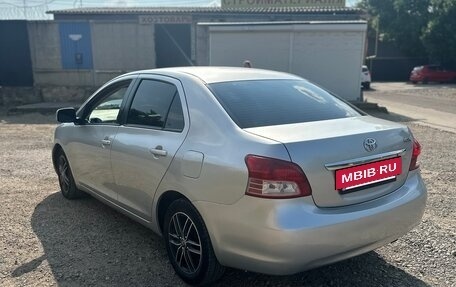 Toyota Yaris III рестайлинг, 2009 год, 750 000 рублей, 4 фотография
