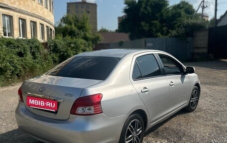 Toyota Yaris III рестайлинг, 2009 год, 750 000 рублей, 3 фотография