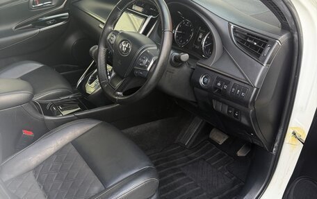 Toyota Harrier, 2019 год, 2 800 000 рублей, 11 фотография