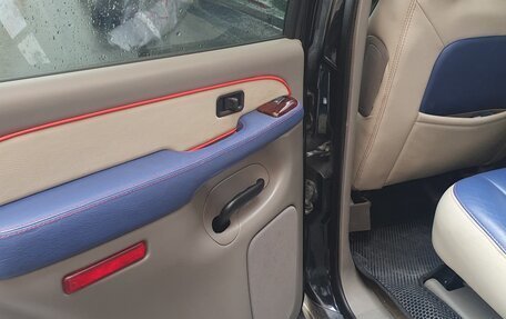 Chevrolet Tahoe II, 2004 год, 2 050 000 рублей, 26 фотография