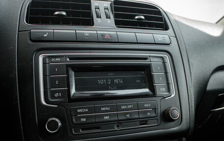 Volkswagen Polo VI (EU Market), 2015 год, 890 000 рублей, 17 фотография