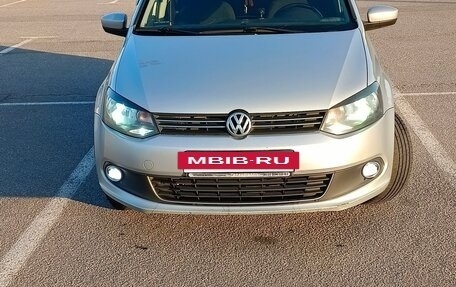 Volkswagen Polo VI (EU Market), 2013 год, 950 000 рублей, 2 фотография