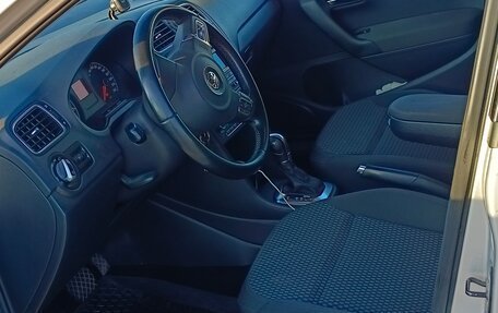 Volkswagen Polo VI (EU Market), 2013 год, 950 000 рублей, 17 фотография