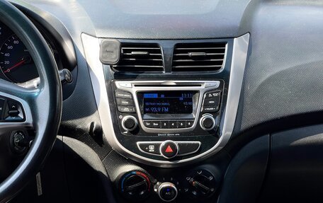 Hyundai Solaris II рестайлинг, 2012 год, 819 000 рублей, 28 фотография