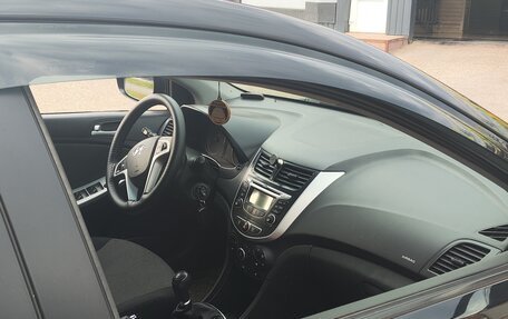 Hyundai Solaris II рестайлинг, 2013 год, 780 000 рублей, 2 фотография