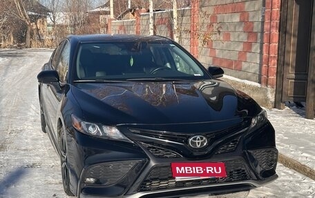 Toyota Camry, 2021 год, 2 000 000 рублей, 2 фотография