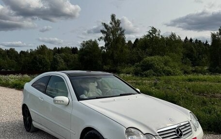 Mercedes-Benz C-Класс, 2003 год, 640 000 рублей, 2 фотография