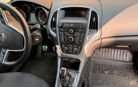 Opel Astra J, 2014 год, 1 050 000 рублей, 9 фотография