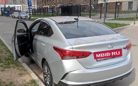 Hyundai Solaris II рестайлинг, 2022 год, 1 850 000 рублей, 5 фотография