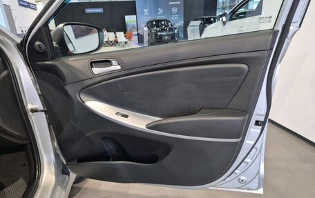 Hyundai Solaris II рестайлинг, 2013 год, 490 000 рублей, 11 фотография