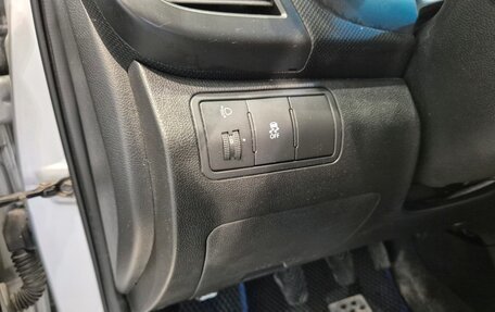 Hyundai Solaris II рестайлинг, 2013 год, 490 000 рублей, 19 фотография