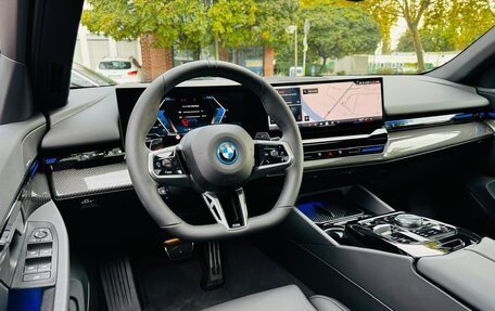 BMW 5 серия, 2024 год, 8 450 000 рублей, 11 фотография