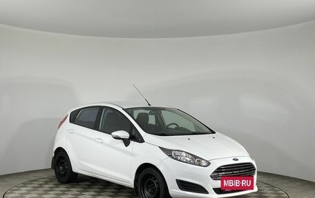 Ford Fiesta, 2015 год, 890 000 рублей, 2 фотография