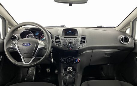 Ford Fiesta, 2015 год, 890 000 рублей, 15 фотография