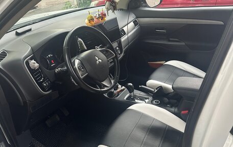 Mitsubishi Outlander III рестайлинг 3, 2013 год, 1 550 000 рублей, 6 фотография