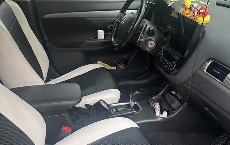 Mitsubishi Outlander III рестайлинг 3, 2013 год, 1 550 000 рублей, 7 фотография