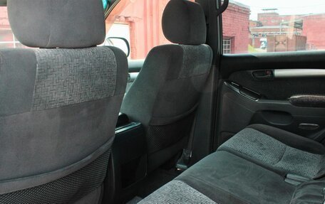 Toyota Land Cruiser Prado 120 рестайлинг, 2006 год, 1 835 000 рублей, 12 фотография