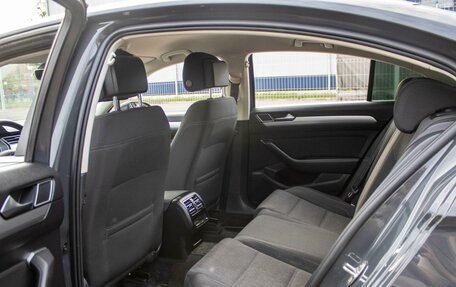 Volkswagen Passat B8 рестайлинг, 2015 год, 1 620 000 рублей, 10 фотография
