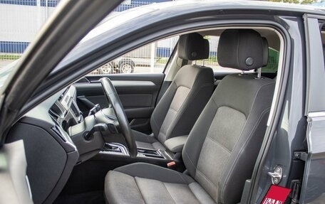 Volkswagen Passat B8 рестайлинг, 2015 год, 1 620 000 рублей, 9 фотография