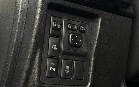 Toyota Land Cruiser Prado 150 рестайлинг 2, 2015 год, 3 381 000 рублей, 12 фотография