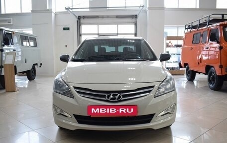 Hyundai Solaris II рестайлинг, 2015 год, 930 000 рублей, 2 фотография