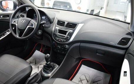 Hyundai Solaris II рестайлинг, 2015 год, 930 000 рублей, 12 фотография