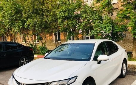 Toyota Camry, 2020 год, 2 450 000 рублей, 2 фотография