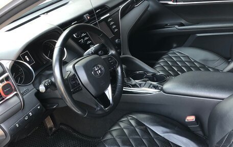 Toyota Camry, 2020 год, 2 450 000 рублей, 4 фотография