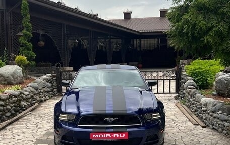 Ford Mustang VI рестайлинг, 2013 год, 1 850 000 рублей, 1 фотография