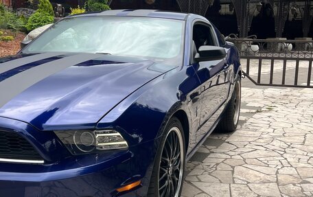 Ford Mustang VI рестайлинг, 2013 год, 1 850 000 рублей, 3 фотография