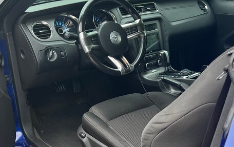 Ford Mustang VI рестайлинг, 2013 год, 1 850 000 рублей, 7 фотография