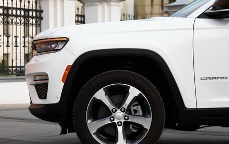 Jeep Grand Cherokee, 2023 год, 6 600 000 рублей, 30 фотография