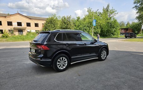 Volkswagen Tiguan II, 2017 год, 2 080 000 рублей, 11 фотография