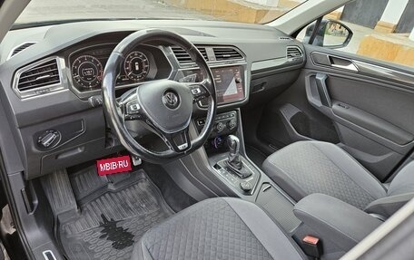 Volkswagen Tiguan II, 2017 год, 2 080 000 рублей, 12 фотография