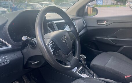 Hyundai Solaris II рестайлинг, 2017 год, 895 000 рублей, 6 фотография