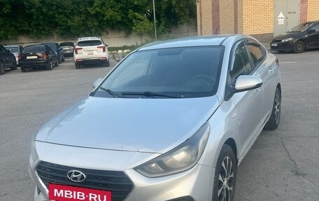 Hyundai Solaris II рестайлинг, 2017 год, 895 000 рублей, 2 фотография