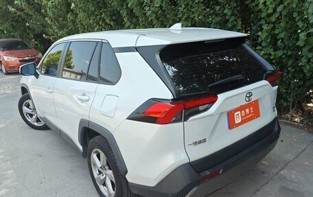 Toyota RAV4, 2022 год, 2 500 000 рублей, 3 фотография