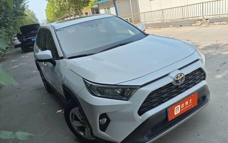 Toyota RAV4, 2022 год, 2 500 000 рублей, 2 фотография