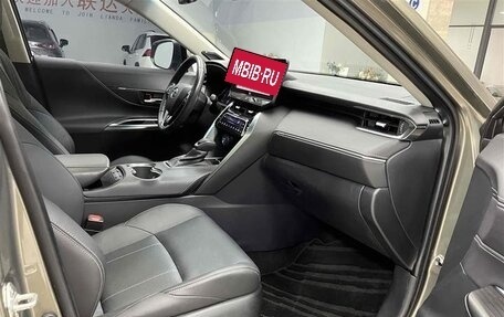 Toyota Harrier, 2022 год, 3 500 000 рублей, 6 фотография