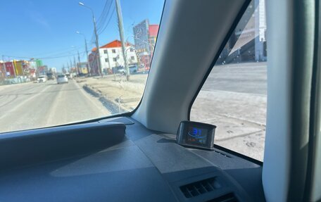 Toyota Voxy II, 2011 год, 1 650 000 рублей, 6 фотография